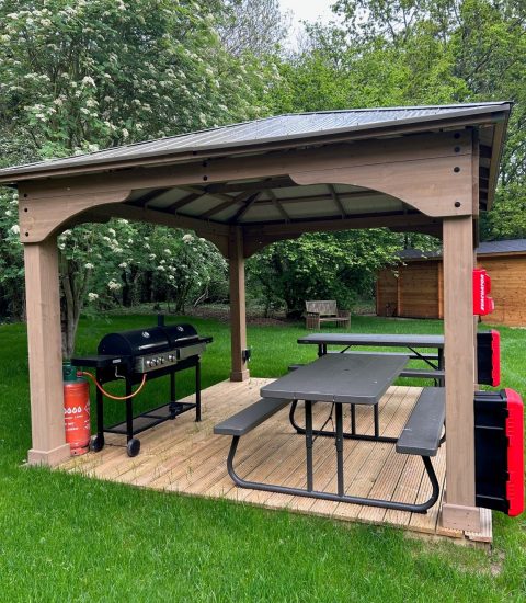 Holiday at Tall Pines Park